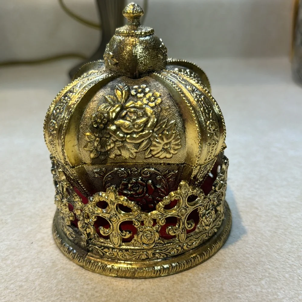 Vintage Gold Tone Crown music/trinket box - Picture 4 of 13